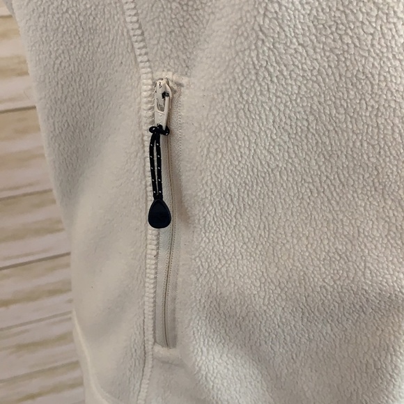 Vineyard Vines White Polar Fleece Vest - Picture 4 of 10